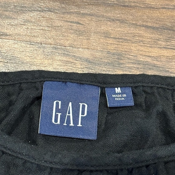 GAP Women’s Black Top Size Medium - Picture 3 of 4